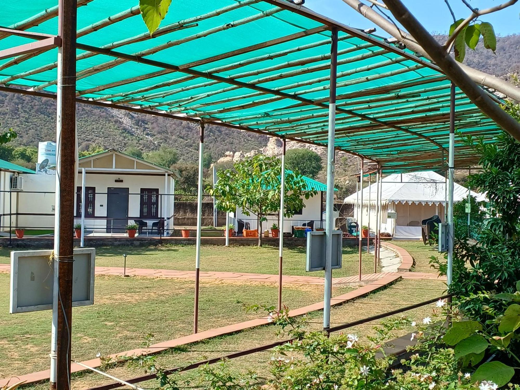 Shivir Aranya - Wilderness Resort Alwar Eksteriør billede