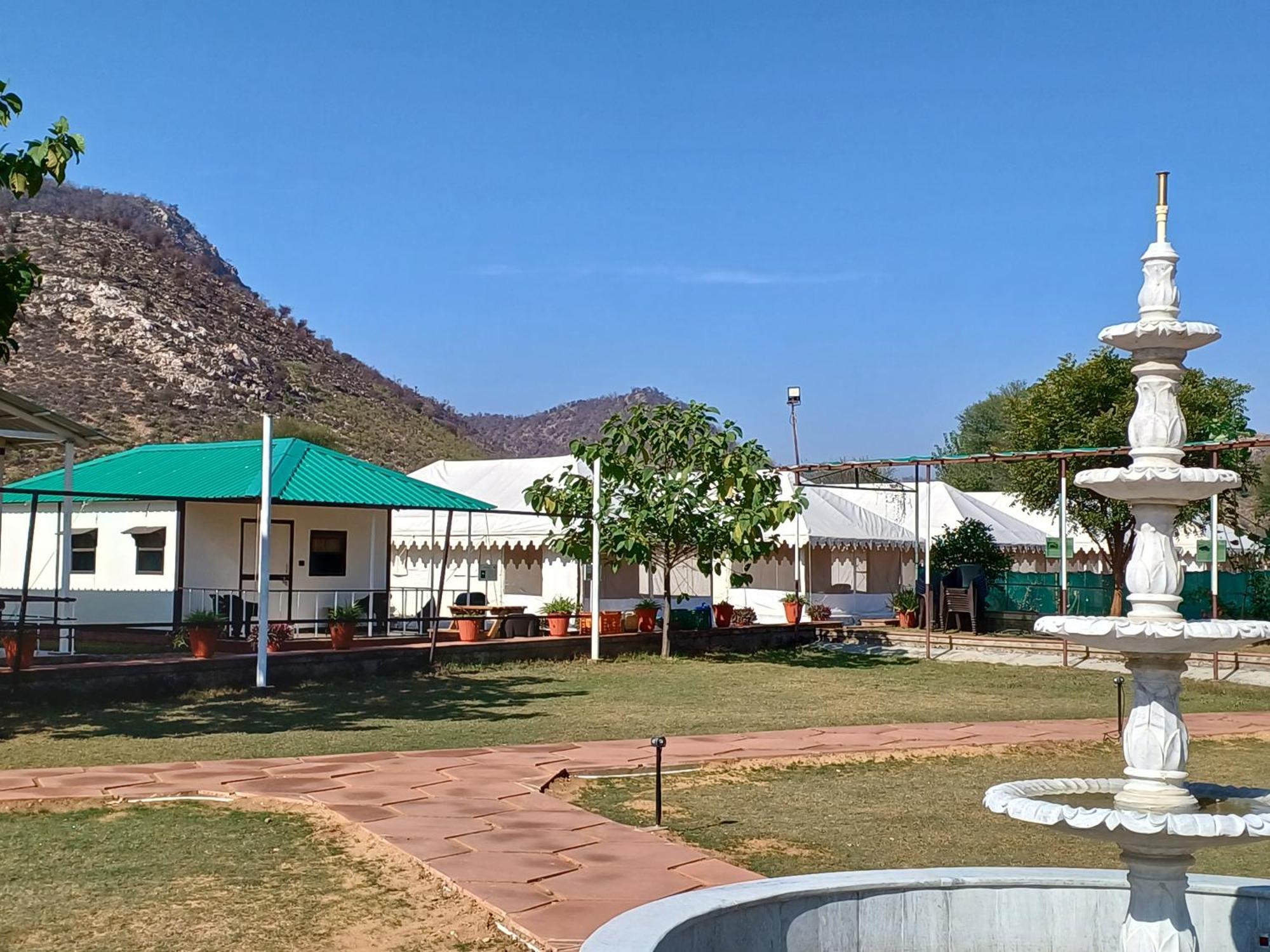 Shivir Aranya - Wilderness Resort Alwar Eksteriør billede