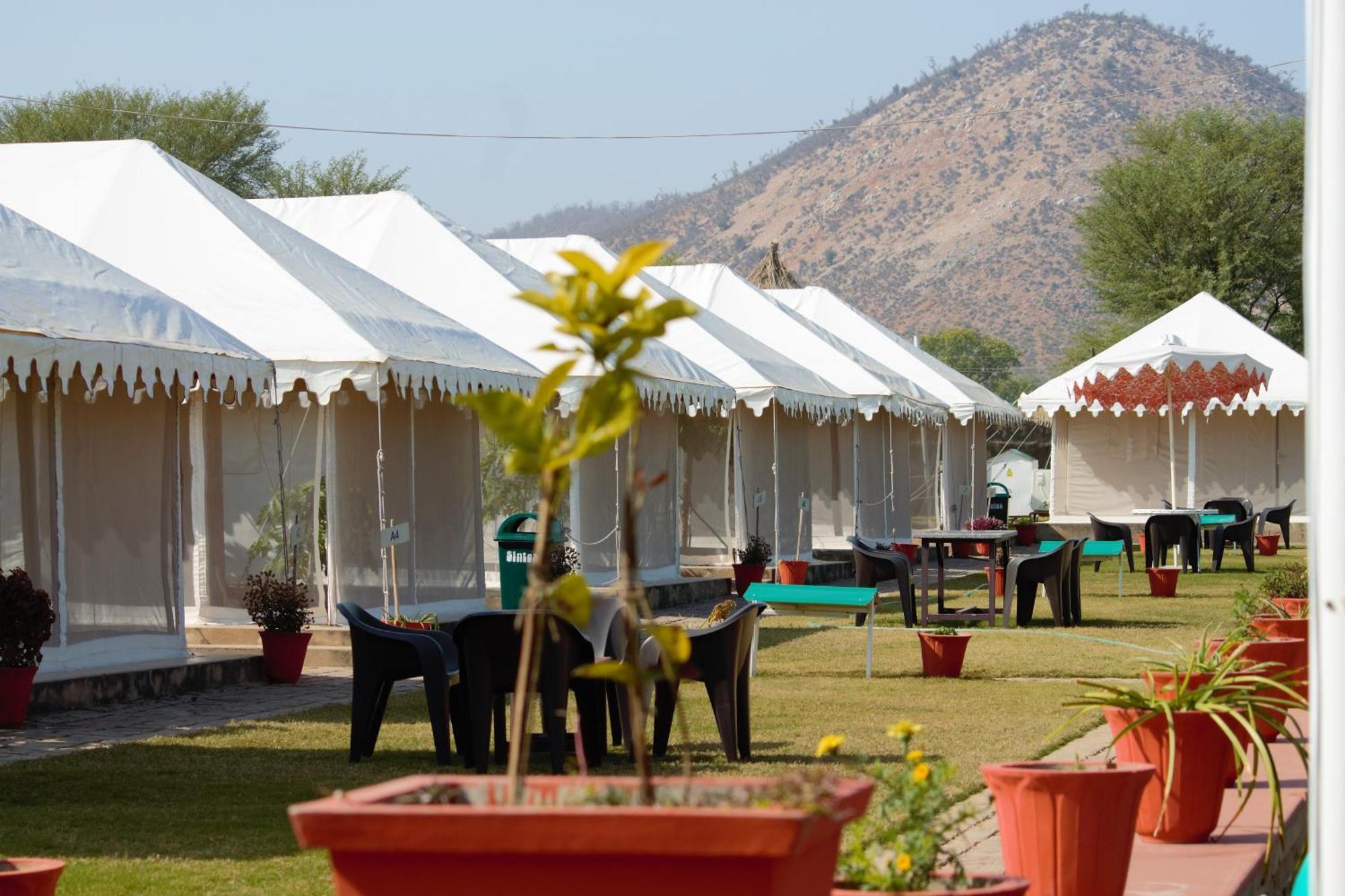 Shivir Aranya - Wilderness Resort Alwar Eksteriør billede